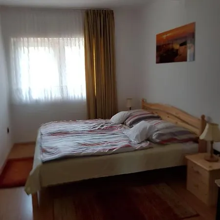 Leander Haz * Balatonszarszo