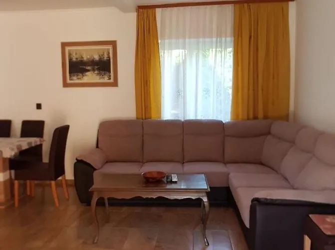 Leander Ház Balatonszarszo